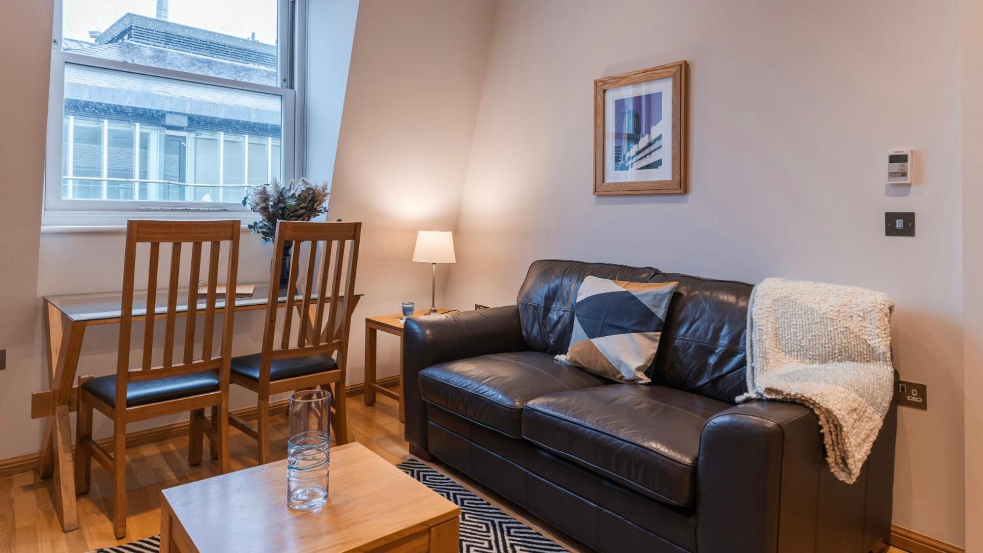 Cannon Street Serviced Apartments By Lovelystay Londra Exterior foto